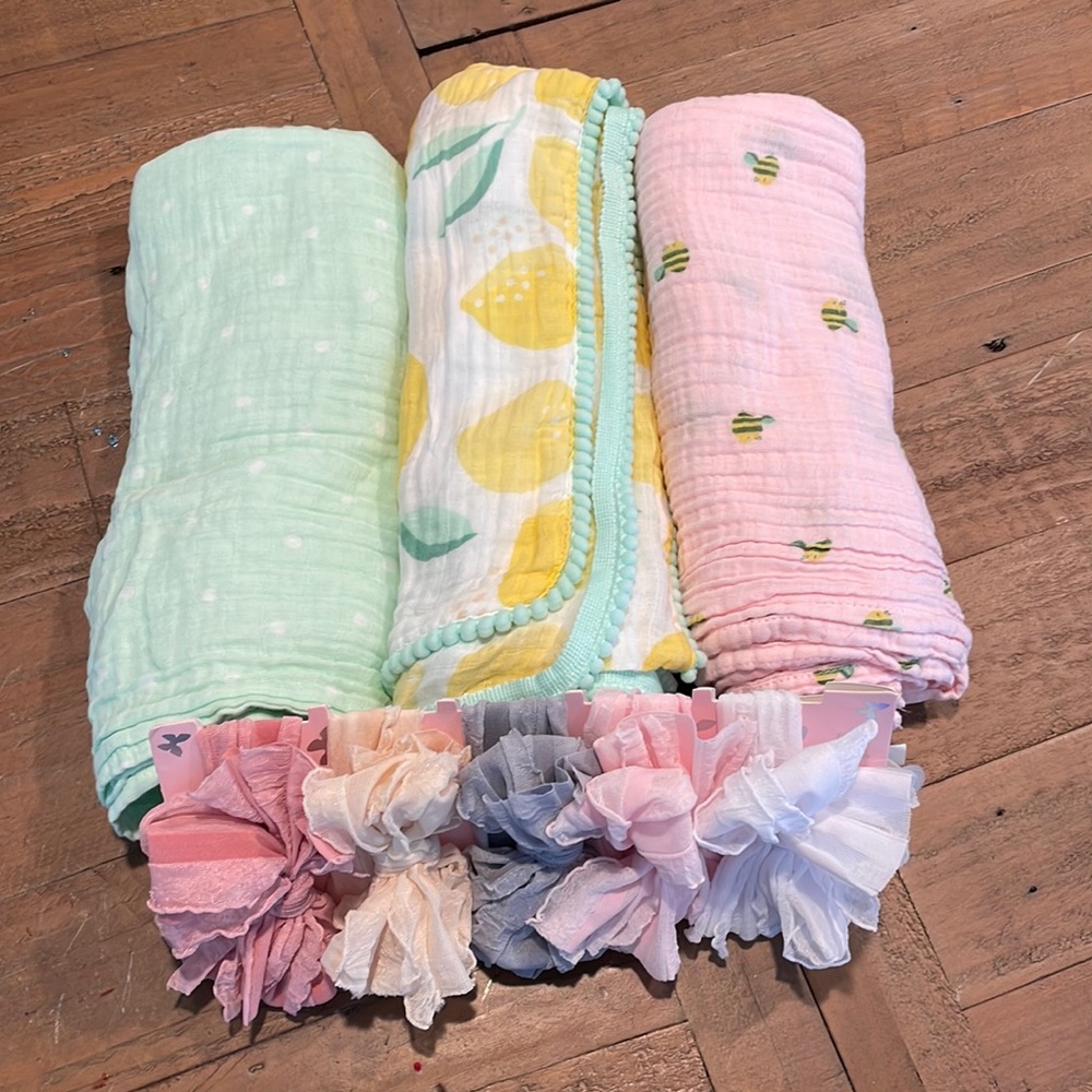 Baby Muslin Blankets and Bows